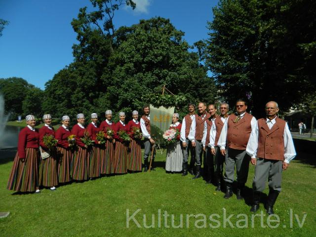 Vidējās paaudzes deju kolektīvs ERLA 